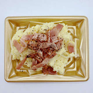 黒胡椒香るベーコンのポテトディッシュ