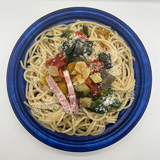 ガーリック香る彩りグリル野菜のパスタ